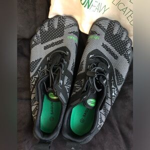 Saguaro Barefoot shoes, Women’s size 7 (37)